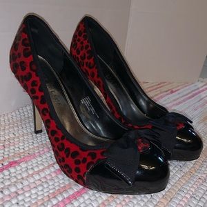 WH|BM Red Leopard Print Pumps Size 9 1/2